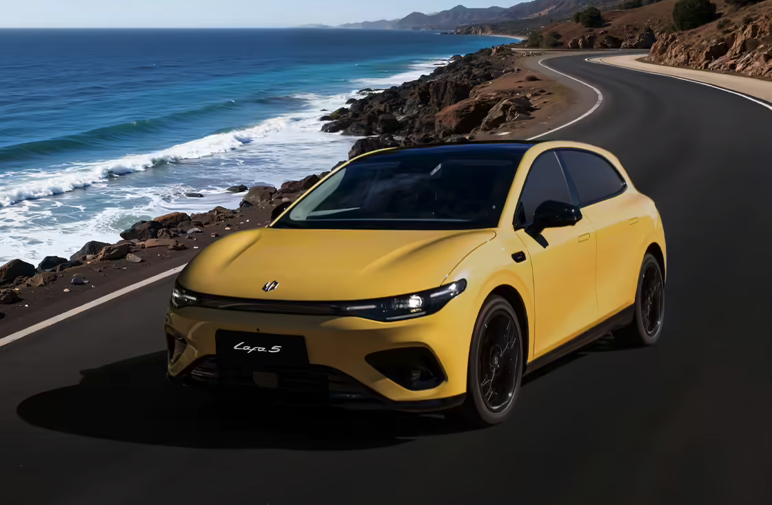 零跑Lafa 5官宣11月7日预售 纯电运动轿跑补齐年轻化市场版图